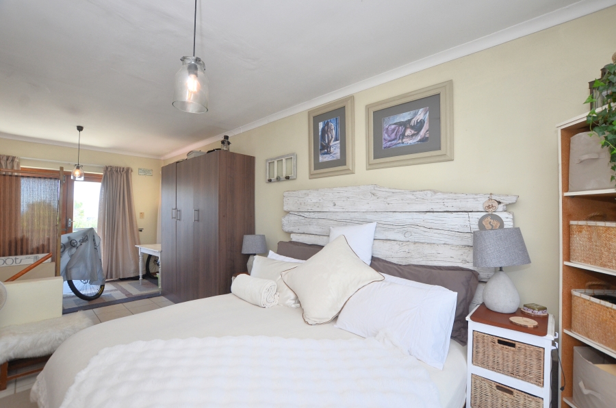 4 Bedroom Property for Sale in Yzerfontein Western Cape